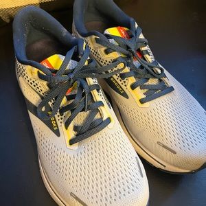 Mens brooks shoes